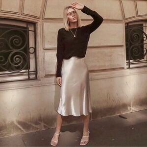 Gianni Bini Lyanna Slip A-Line Silky Satin Midi Skirt. Worn once